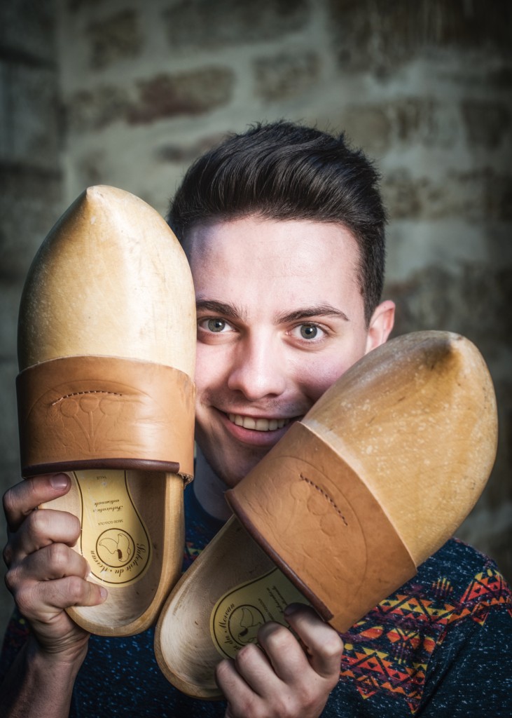 Le jeune Stéphane, un passionné qui n’a pas les deux pieds dans le même sabot : « Rien de ringard dans le folklore ». ©Michel Joly