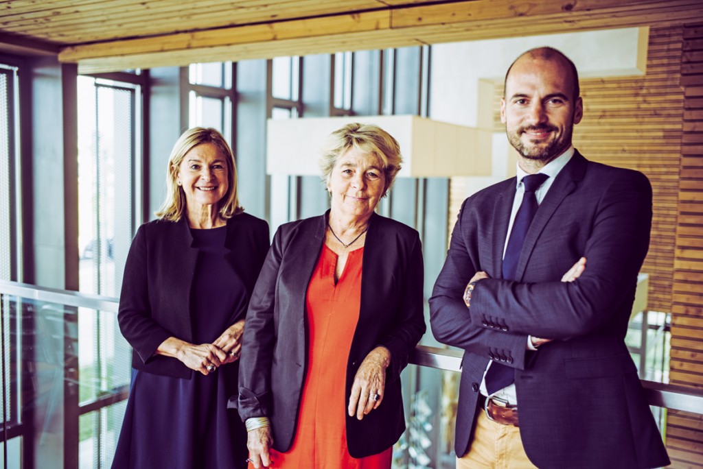 Marie-Guite Dufay, présidente de la Région, encadrée par Martine Abrahamse-Pleux et Arnaud Marthey, respectivement directrice générale et président de l’Agence économique régionale de Bourgogne-Franche-Comté.