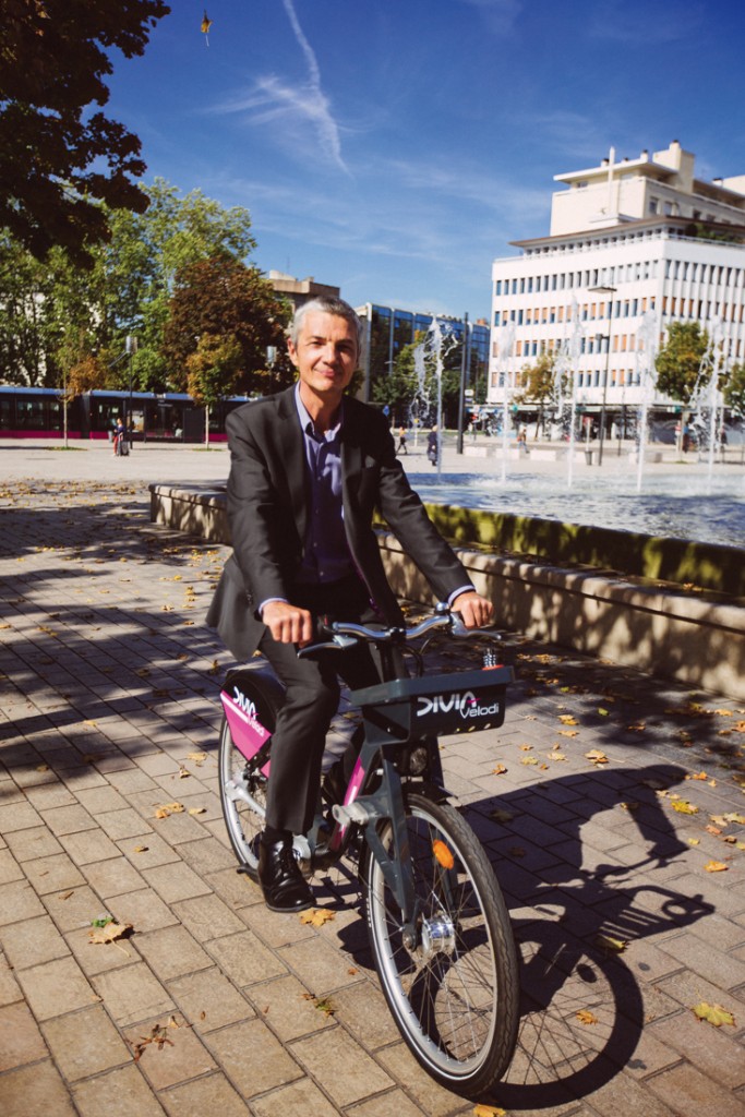 Directeur général du réseau Keolis dijonnais depuis fin 2013, Laurent Verschelde a vu Dijon Métropole lui déléguer la gestion du transport urbain (bus, tram, vélo), des stationnements et de la fourrière automobile jusqu’en 2023 au moins. Une centralisation unique en France.